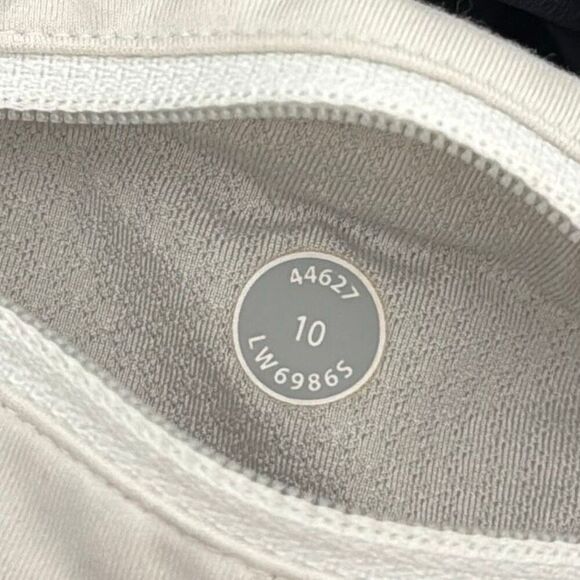 Lululemon Run: Mod Moves Crop Legging 10 - Picture 7 of 9